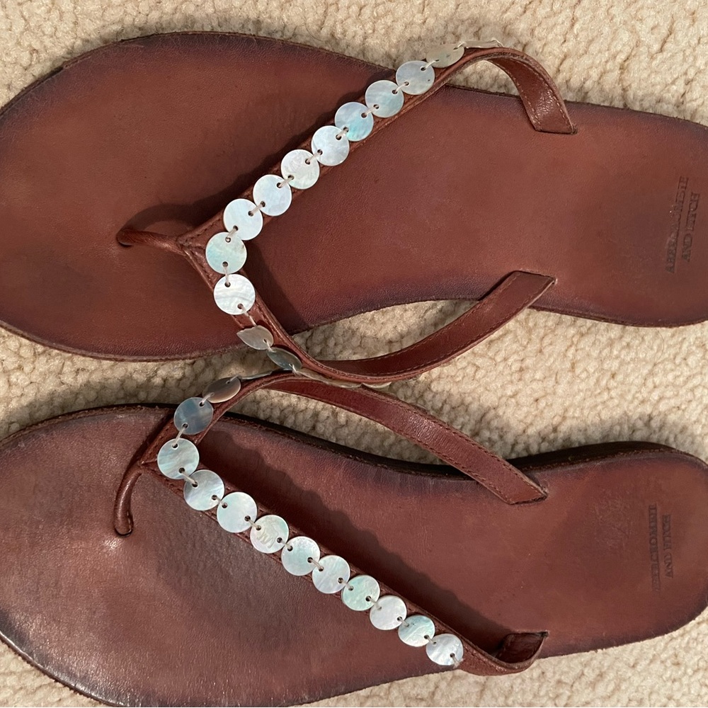 Vintage Abercrombie & Fitch flip flops